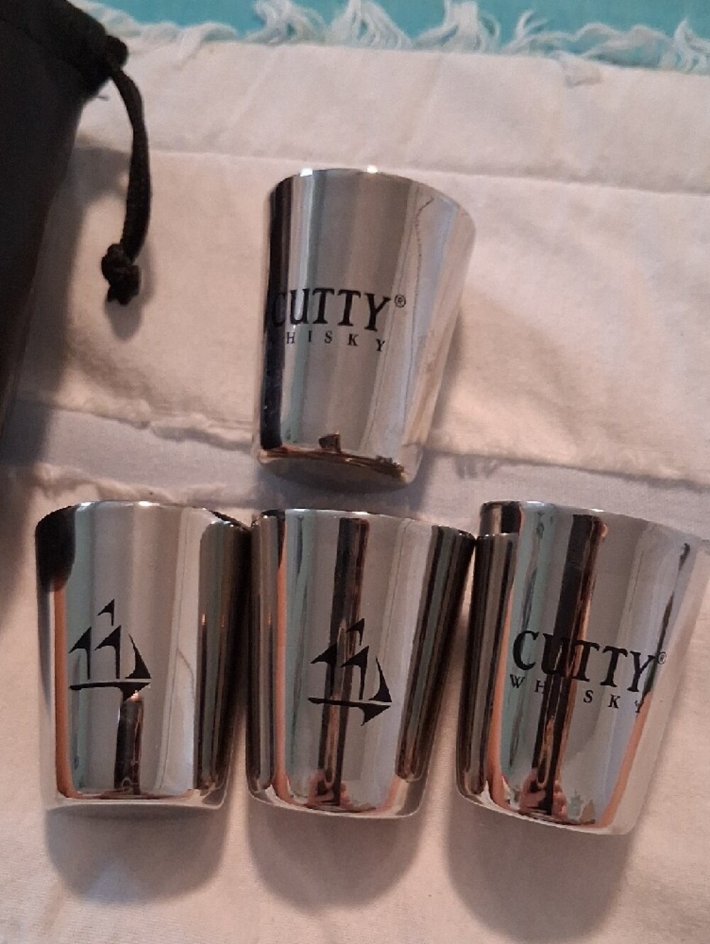 Cutty Stainless Steel Shot Glass Set with Pouch - Silver - Picture 2 of 8